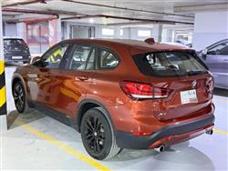 بی ئێم دەبڵیو X1